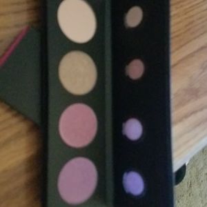 New presses powder palette